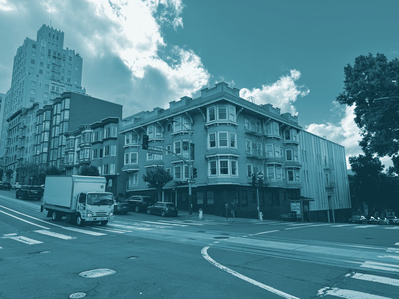 A corner apartment building in San Francisco